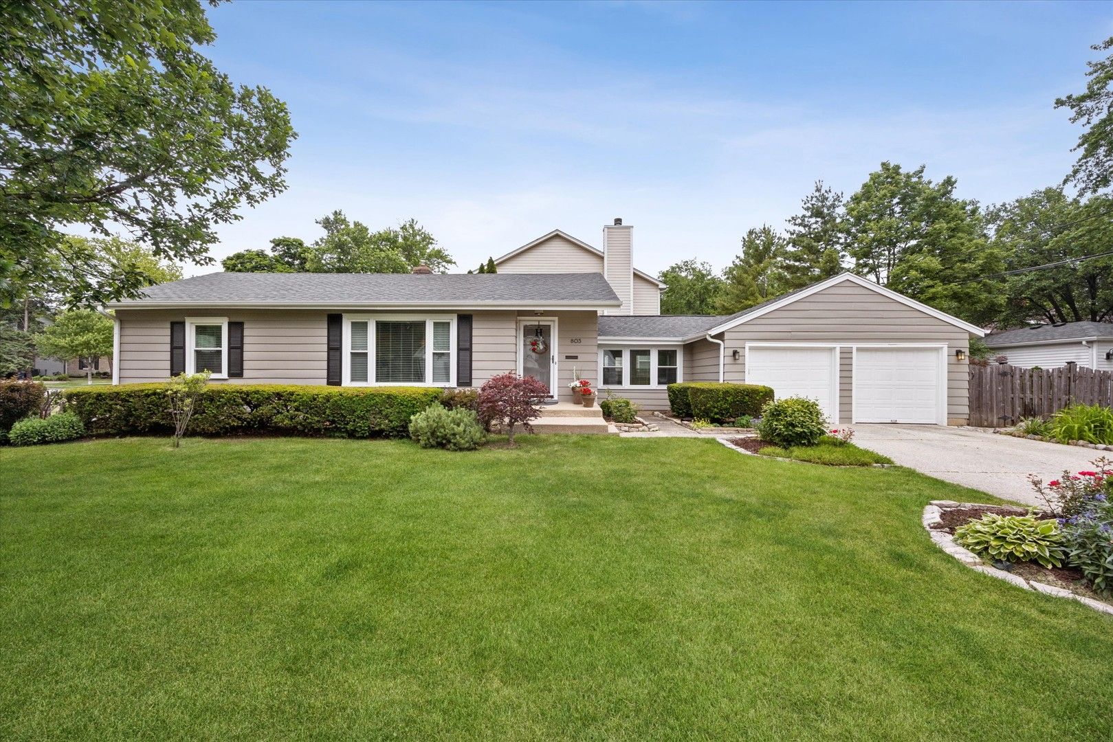 803 E Harrison Avenue — Wheaton, IL 60187