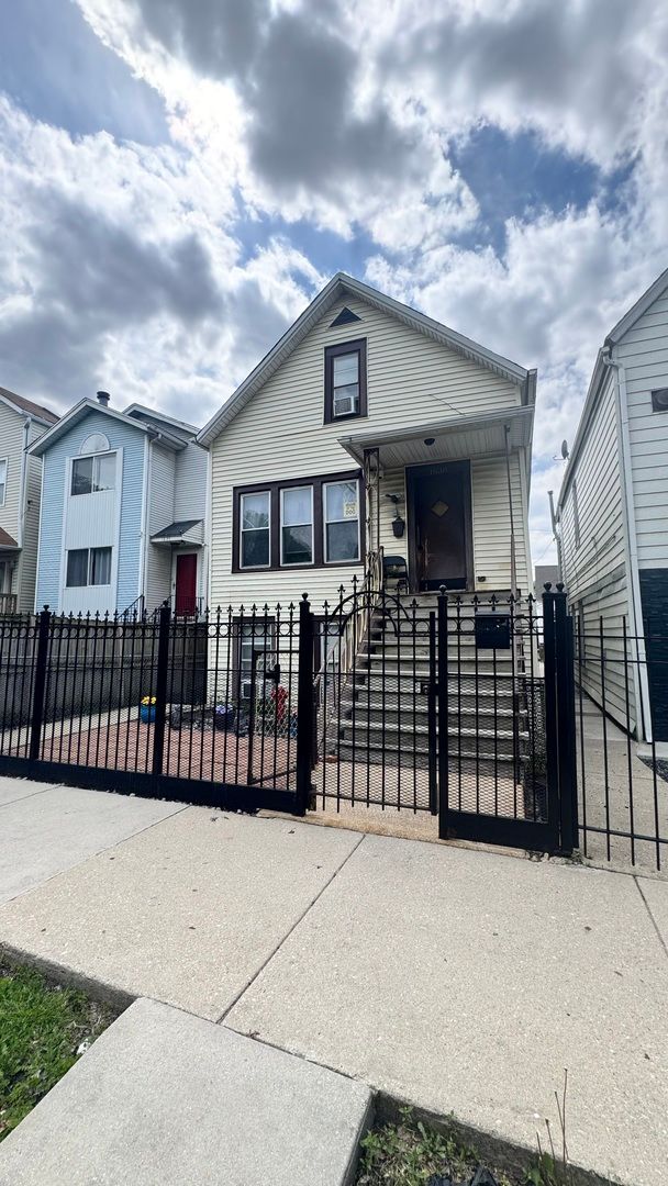 1638 N Campbell Avenue — Chicago, IL 60647