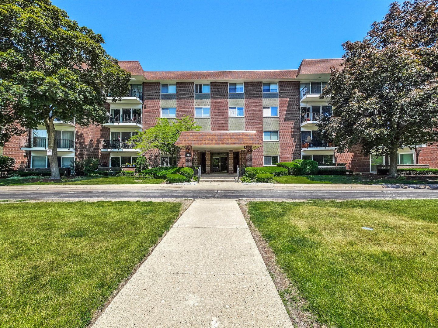 1025 S Fernandez Avenue #S-1 — Arlington Heights, IL 60005