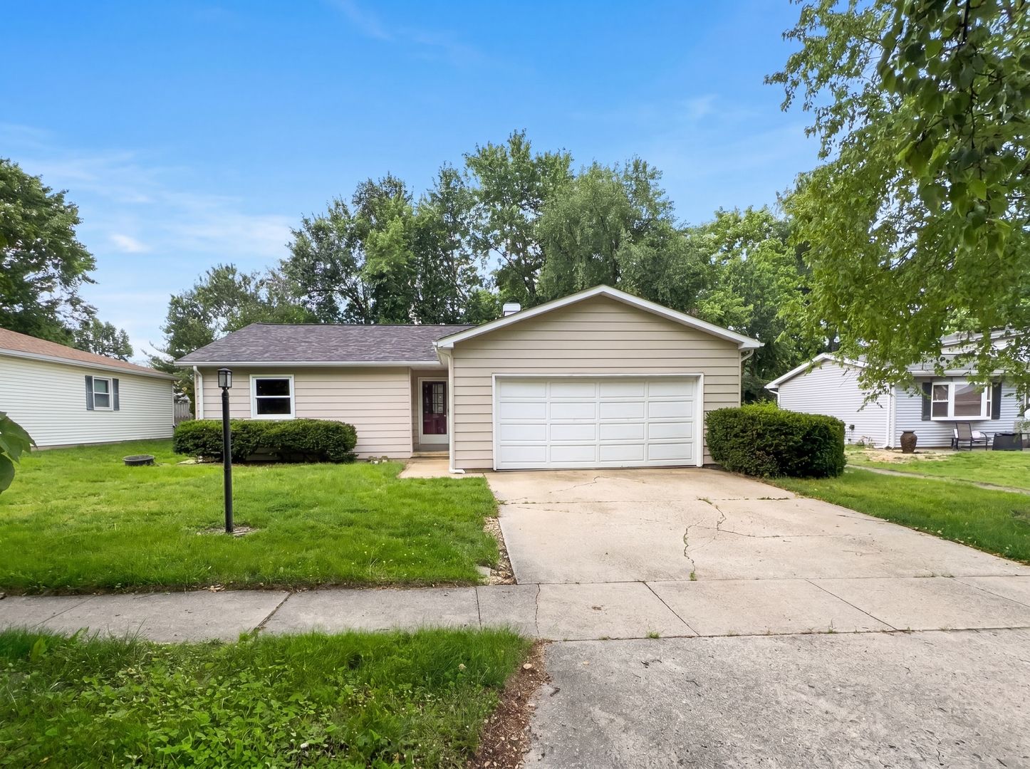 1901 Summit Drive SE — Urbana, IL 61802