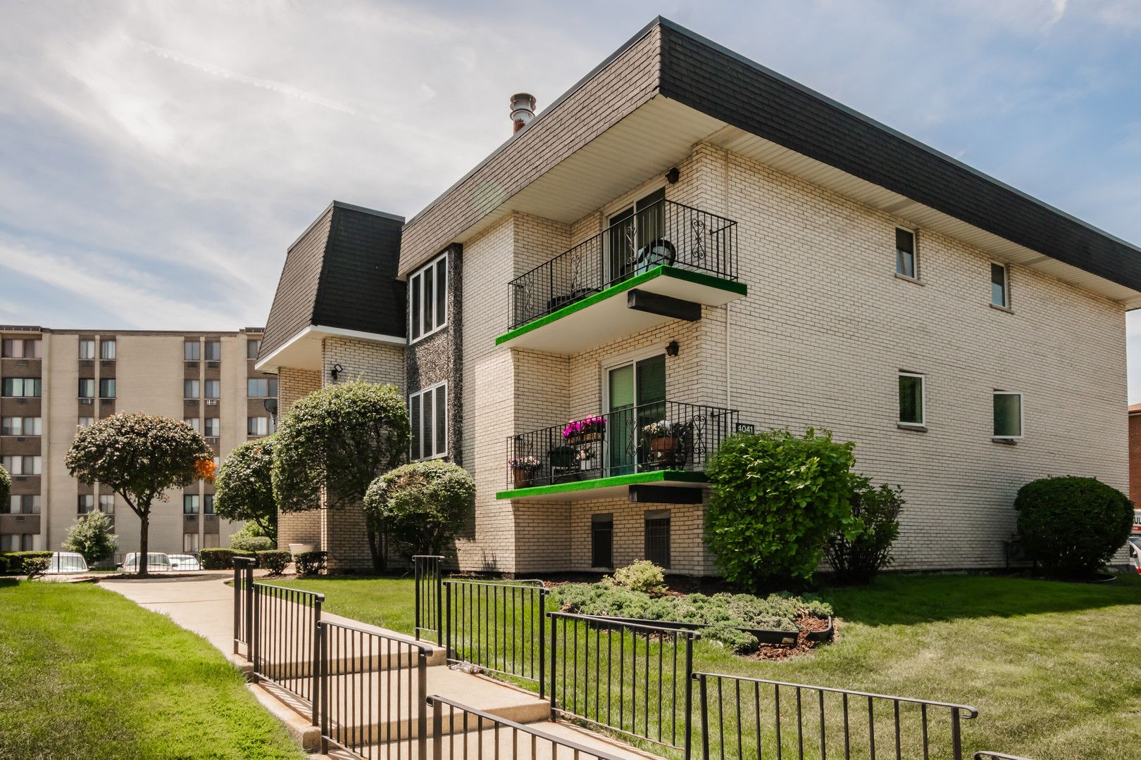 4041 W 97th Street #2N — Oak Lawn, IL 60453