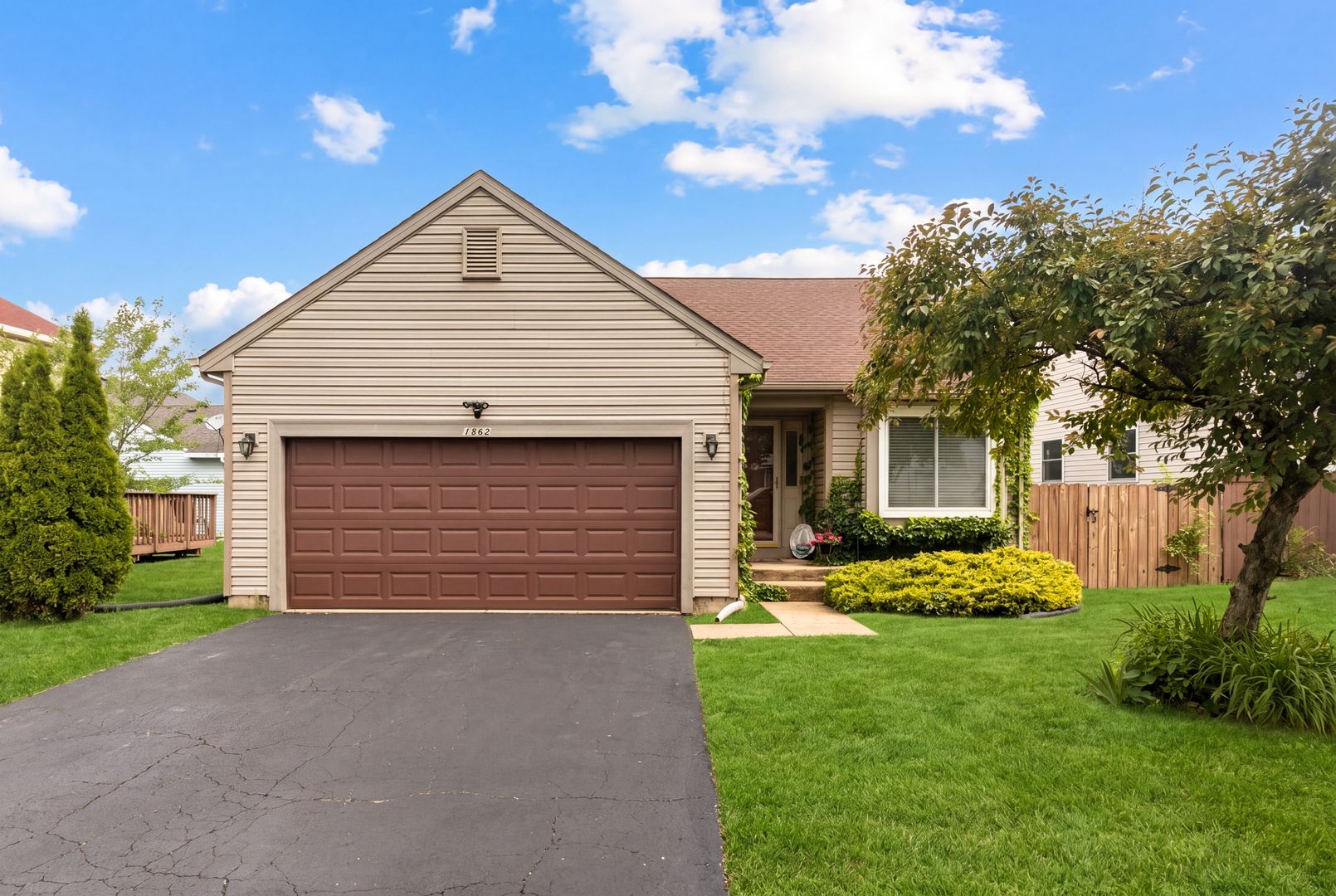 1862 Grosse Pointe Drive — Hanover Park, IL 60133