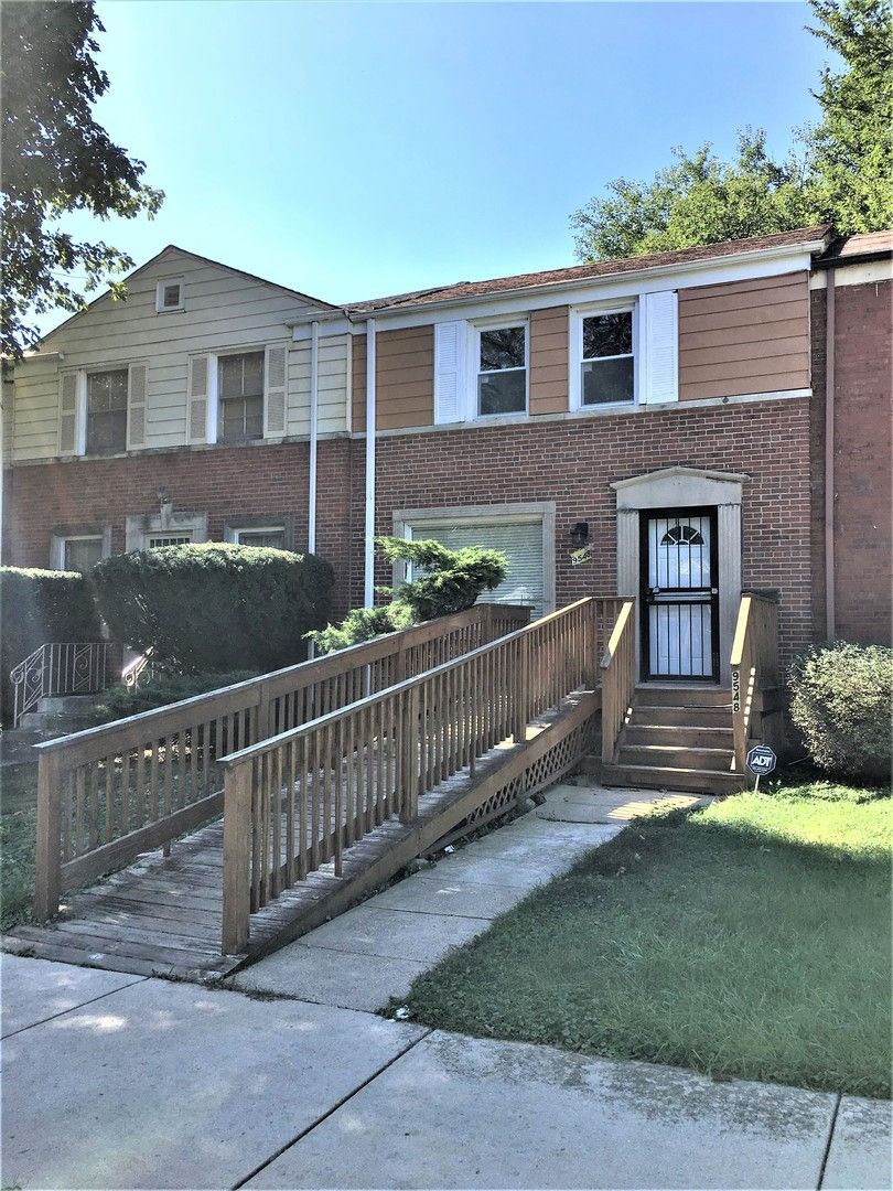 9548 S Euclid Avenue — Chicago, IL 60617