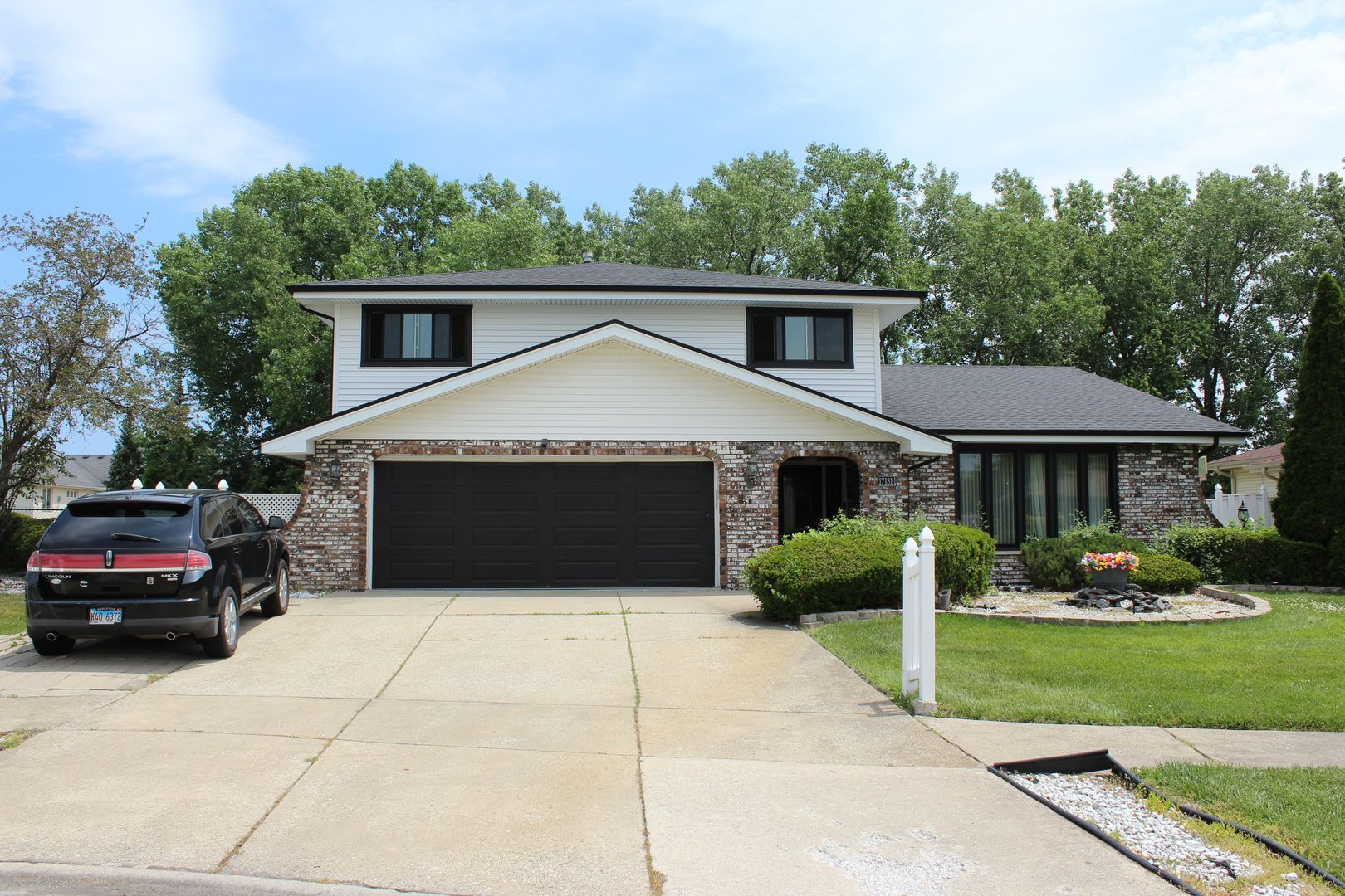 17131 Yates Street — South Holland, IL 60473