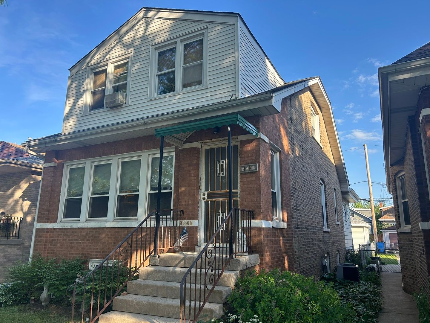 5346 N Ludlam Avenue — Chicago, IL 60630