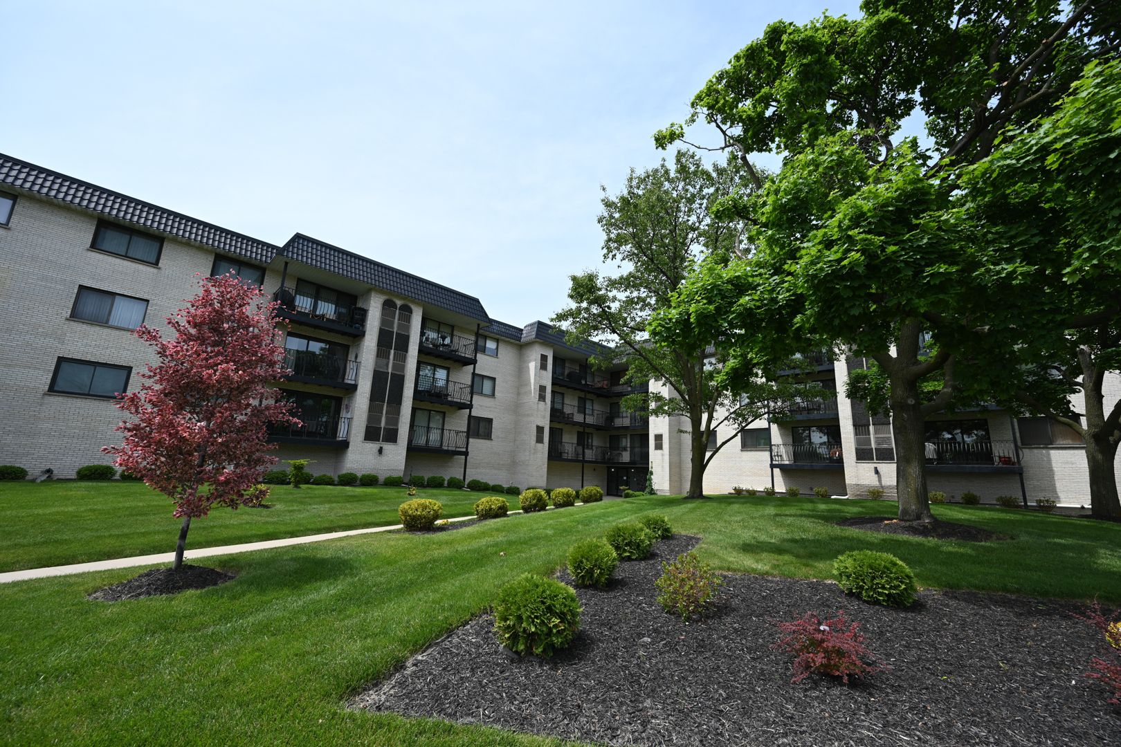 6950 W Forest Preserve Drive #207 — Norridge, IL 60706