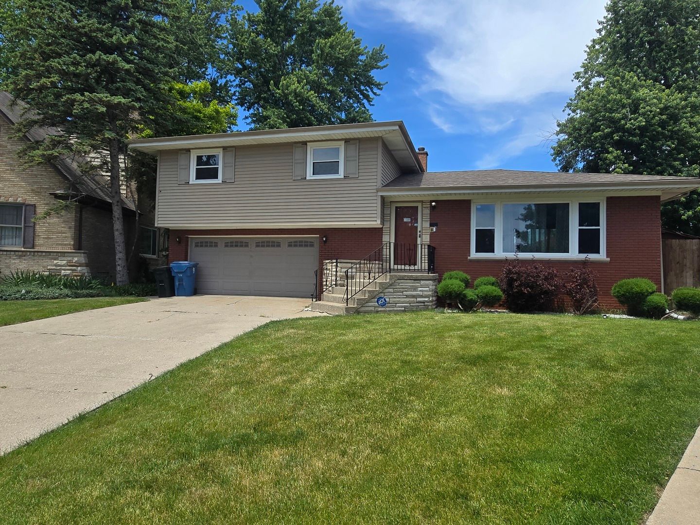 309 Streamside Drive — Harvey, IL 60426