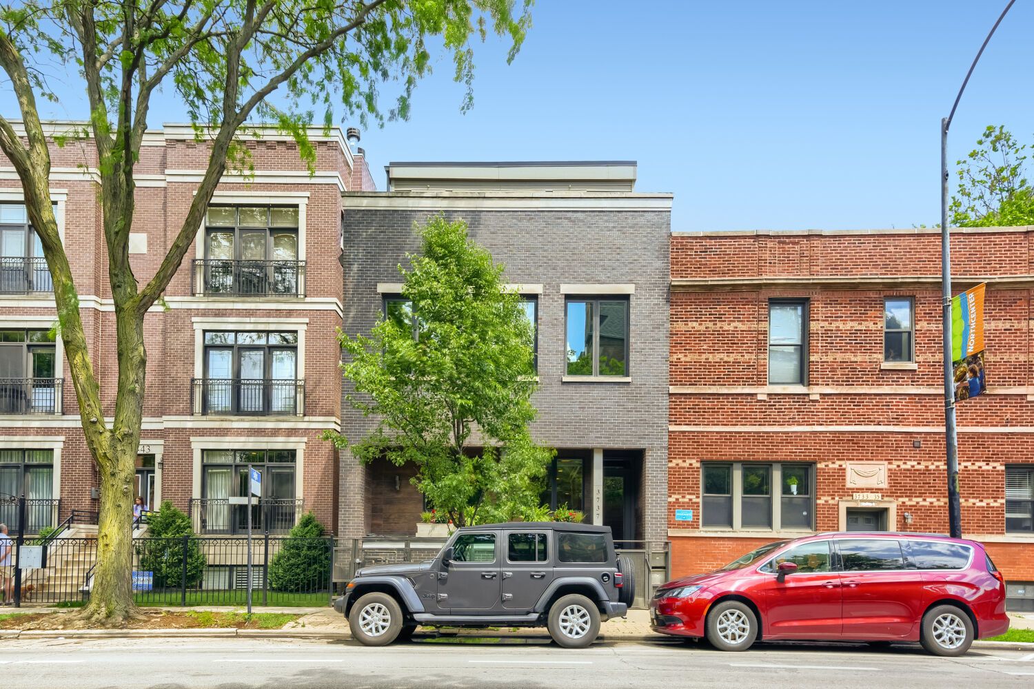3737 N Damen Avenue #1 — Chicago, IL 60618