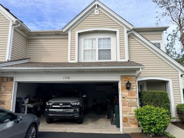 1530 E CHIVALRY Court — Palatine, IL 60074