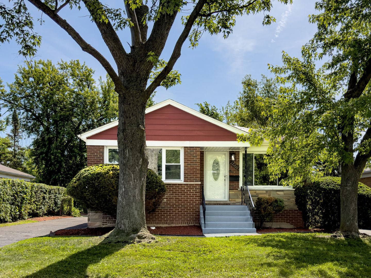 17211 California Avenue — Hazel Crest, IL 60429