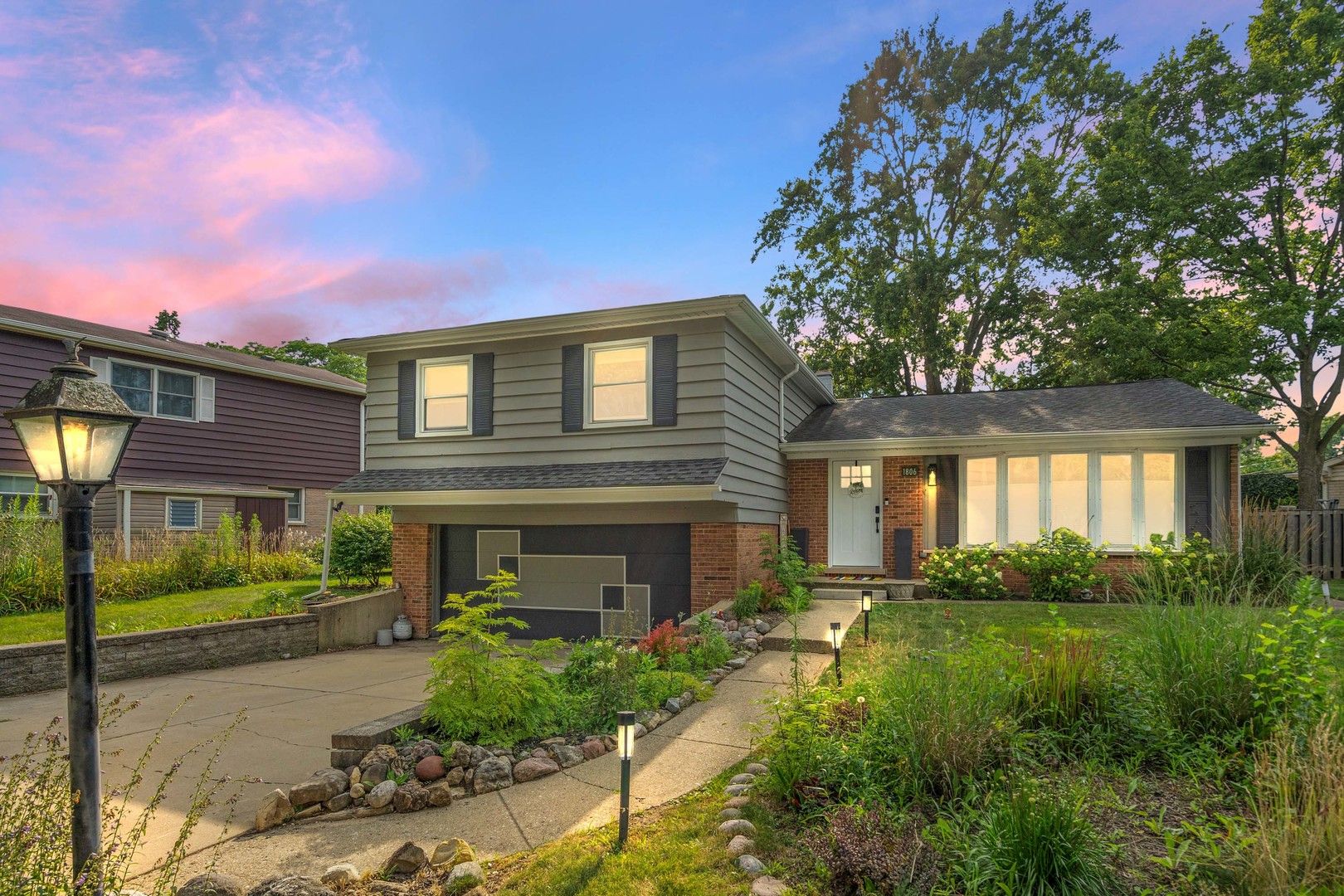 1806 N Park Drive — Mount Prospect, IL 60056