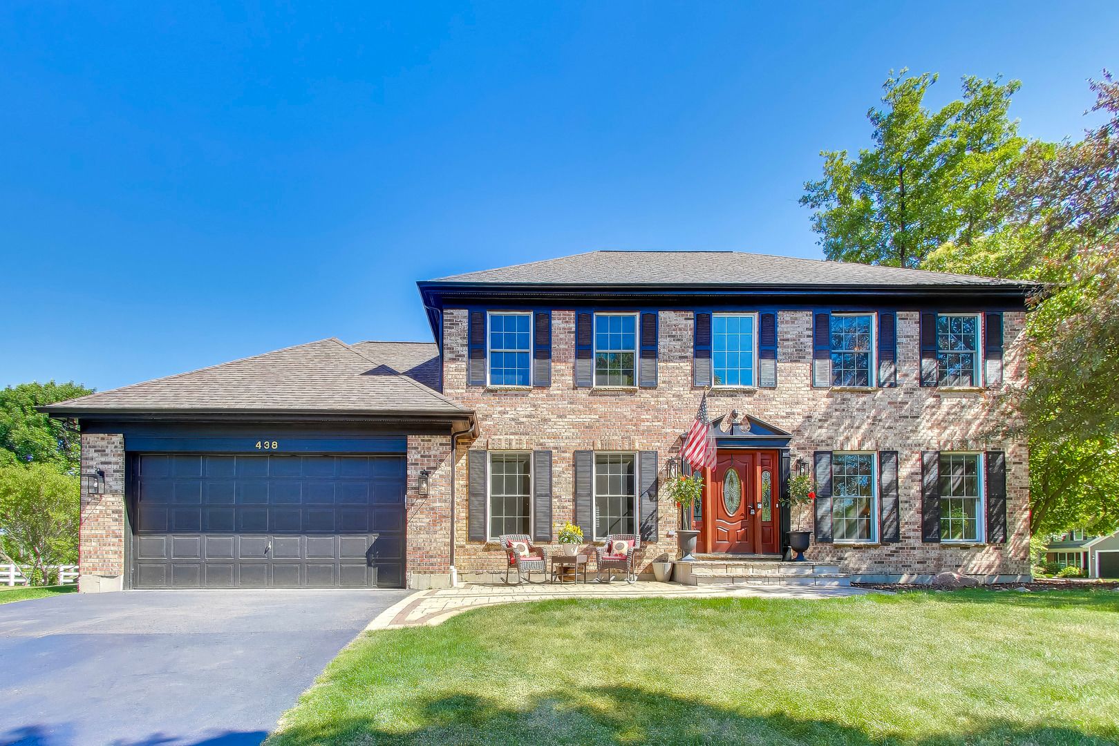 438 W Trail Court — Grayslake, IL 60030
