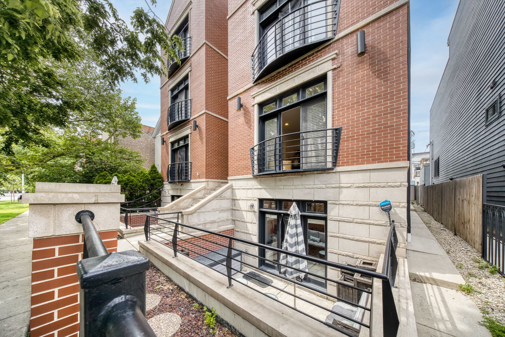 2114 W Erie Street #1E — Chicago, IL 60612