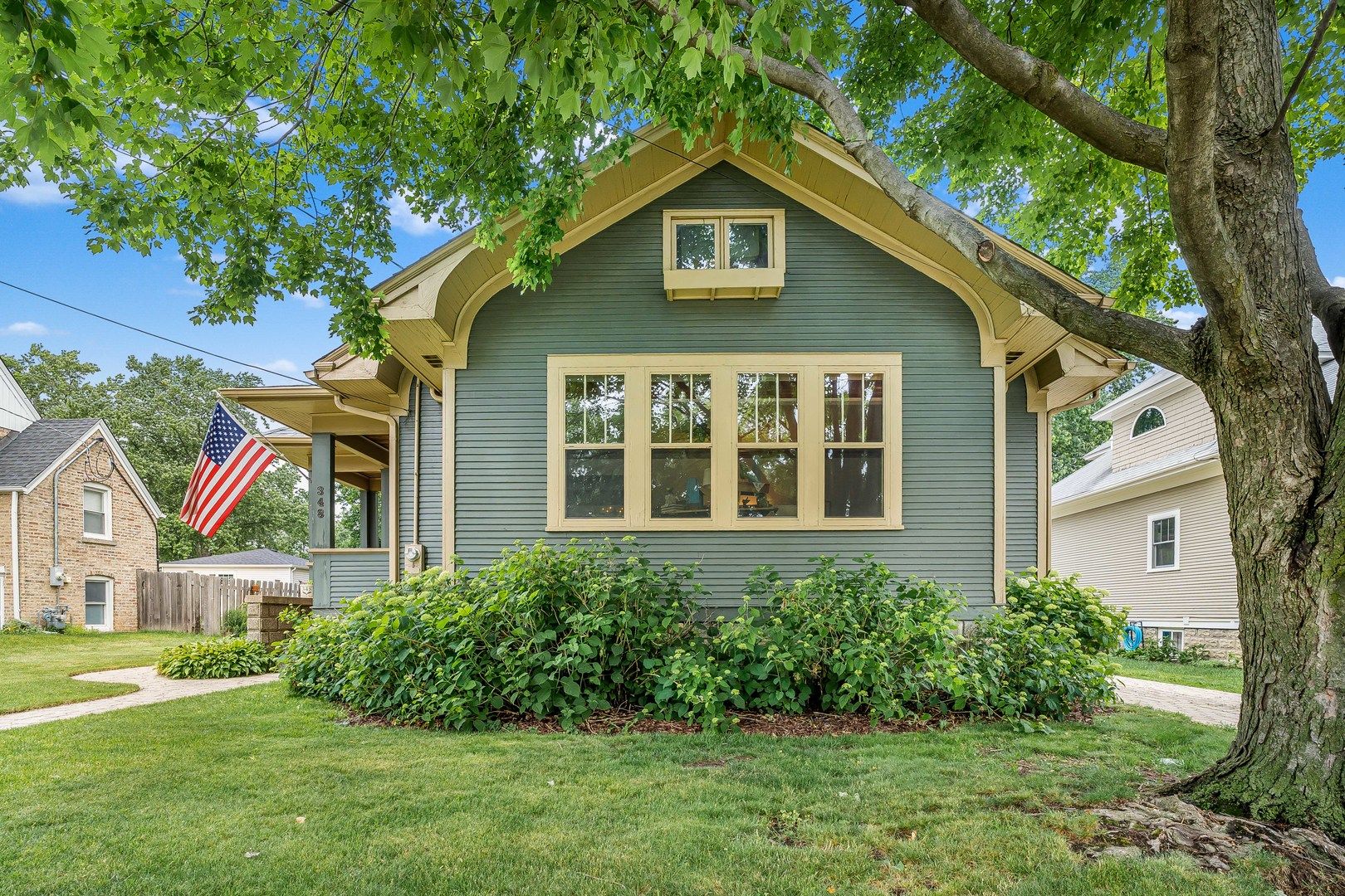 348 W Palatine Road — Palatine, IL 60067