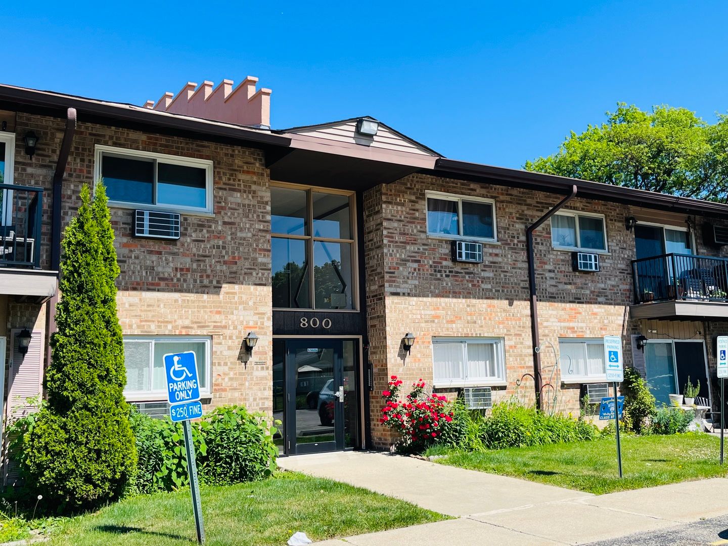 800 E Old Willow Road #105 — Prospect Heights, IL 60070