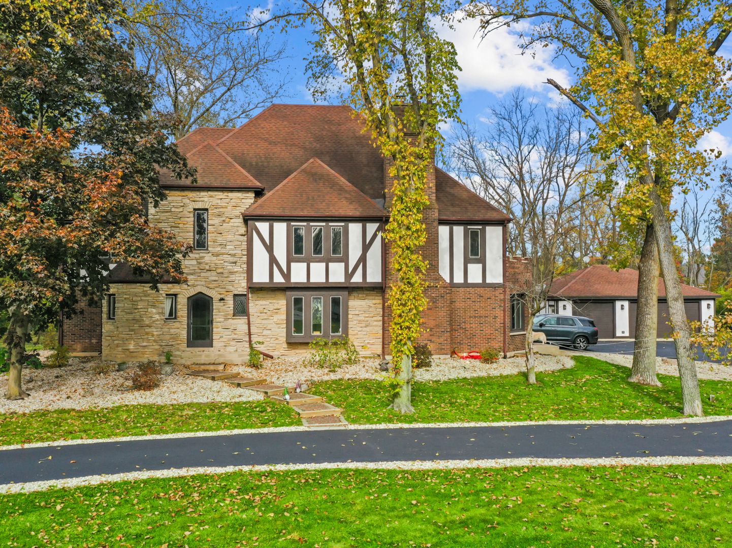 155 Helm Road — Barrington, IL 60010