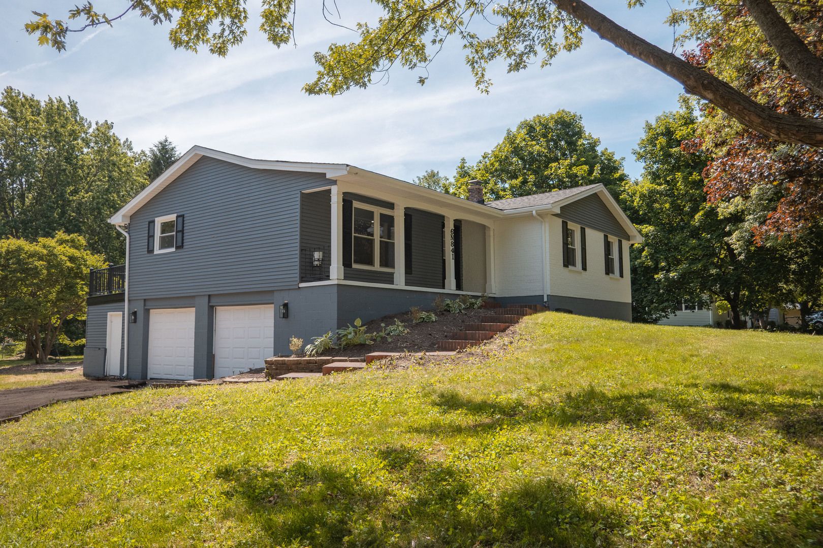 6N841 Longacre Drive — St. Charles, IL 60175