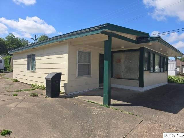 90 W 3rd Street — Dallas City, IL 62330