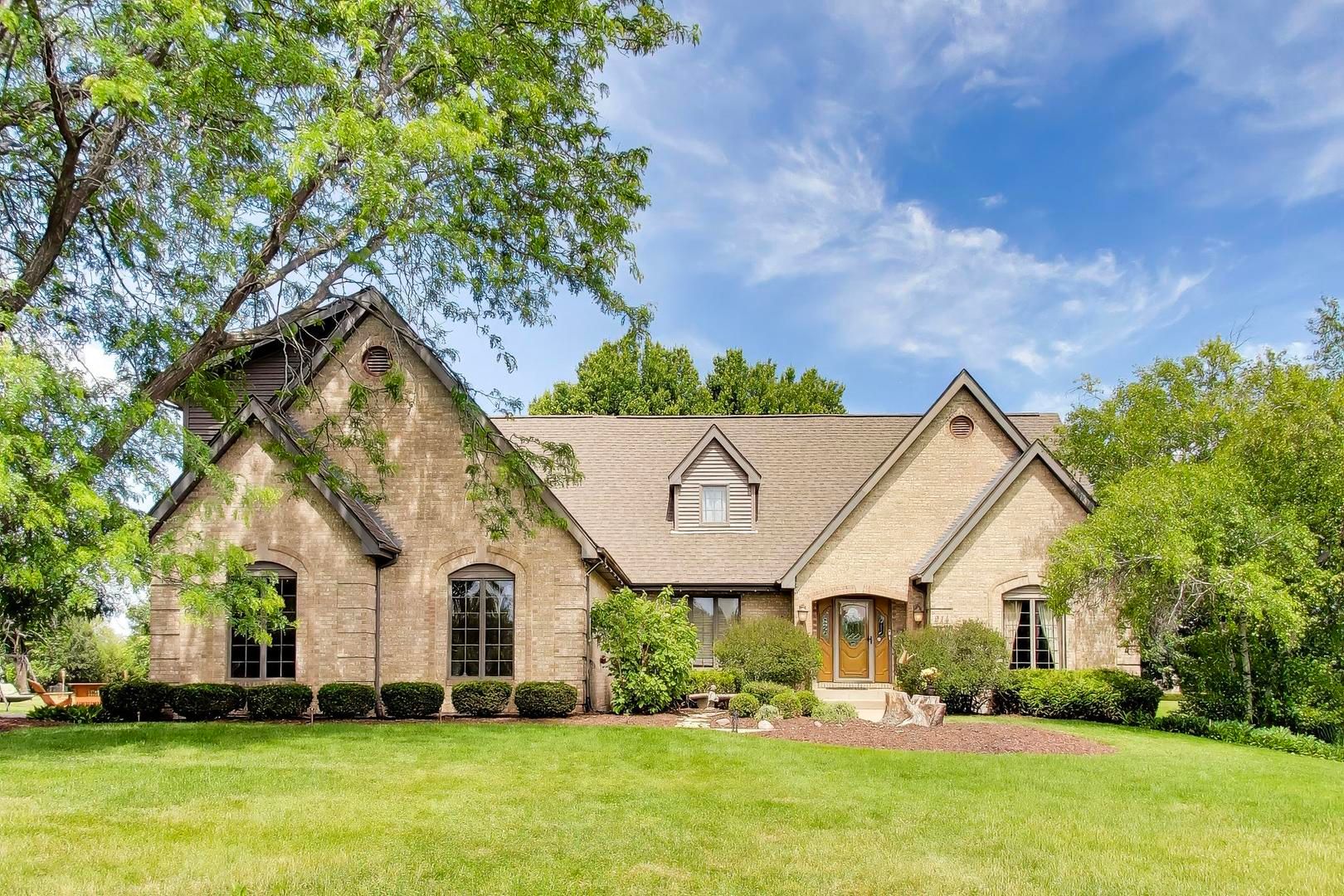 214 Red Bud Circle — Sleepy Hollow, IL 60118