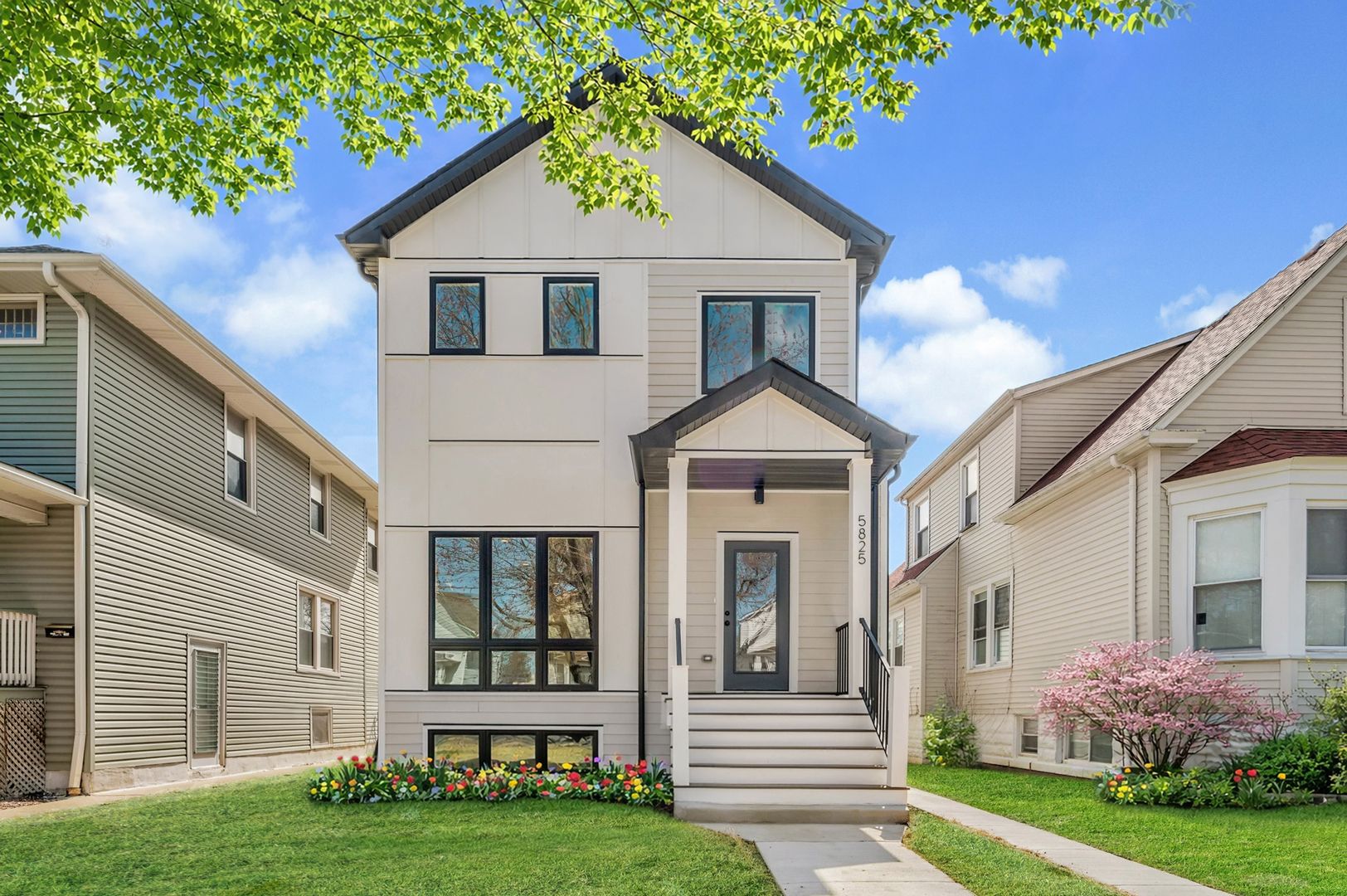 5825 W Byron Street — Chicago, IL 60634