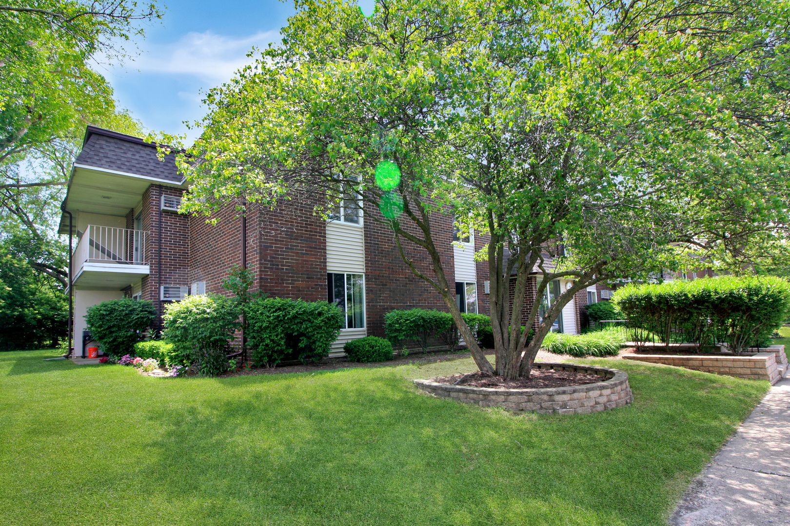 845 Miller Lane #101 — Buffalo Grove, IL 60089