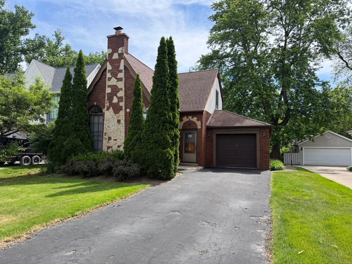 165 S Fairview Avenue — Elmhurst, IL 60126