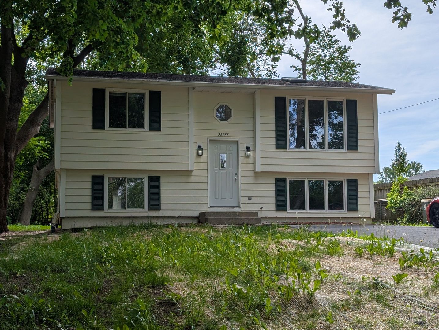 35777 N Helendale Road — Ingleside, IL 60041