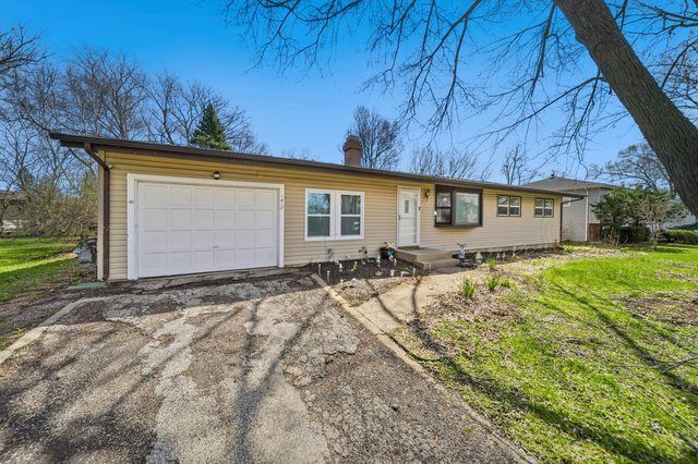 1412 Beach Road — McHenry, IL 60050