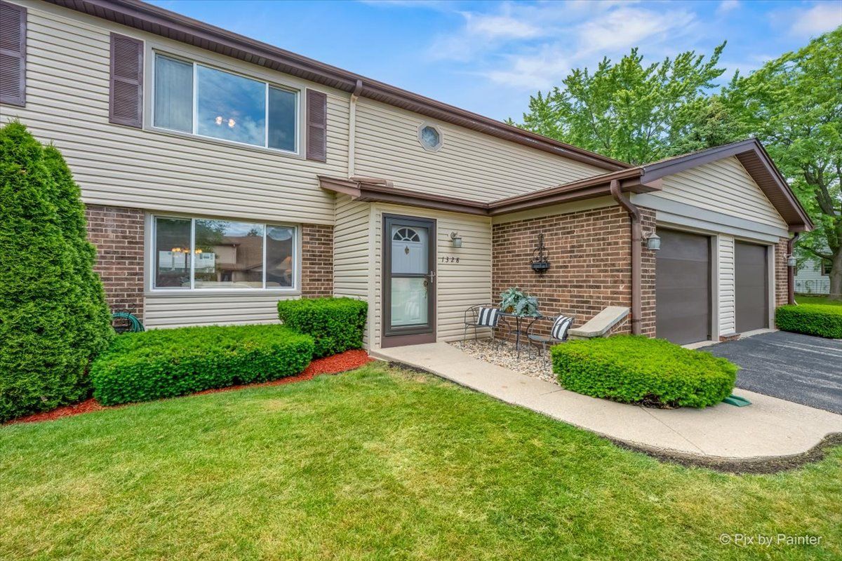 1328 Dove Court — Mount Prospect, IL 60056