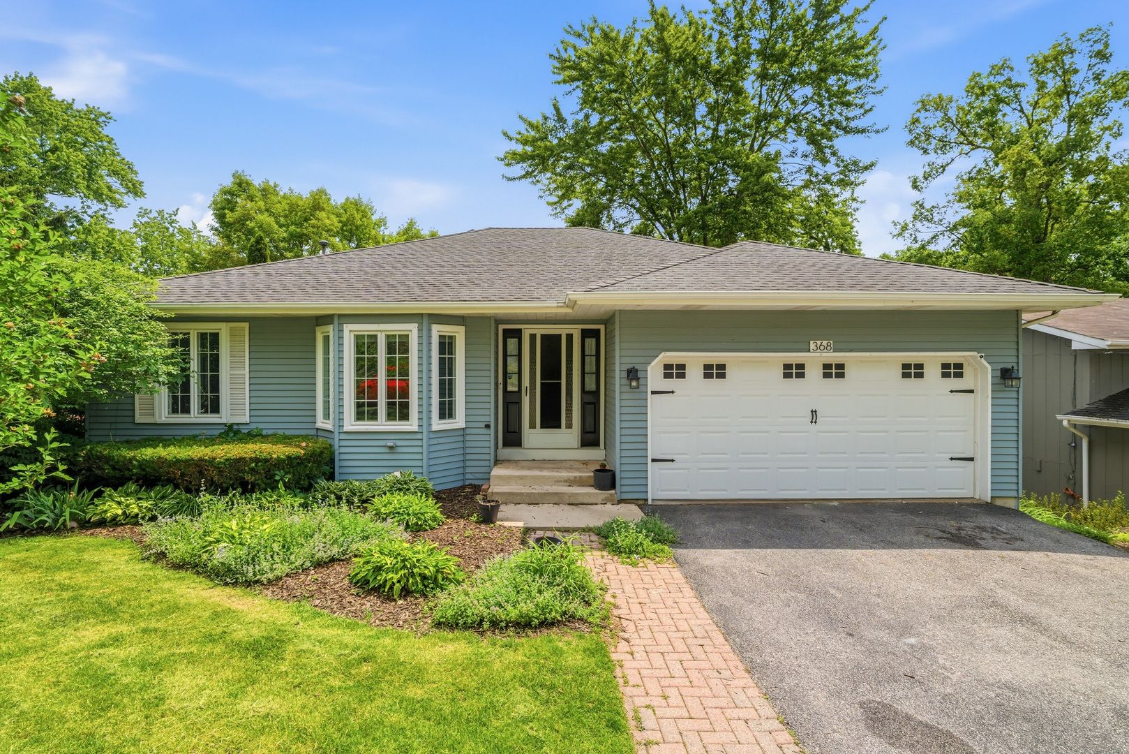 368 Hiawatha Drive — Lake In The Hills, IL 60156