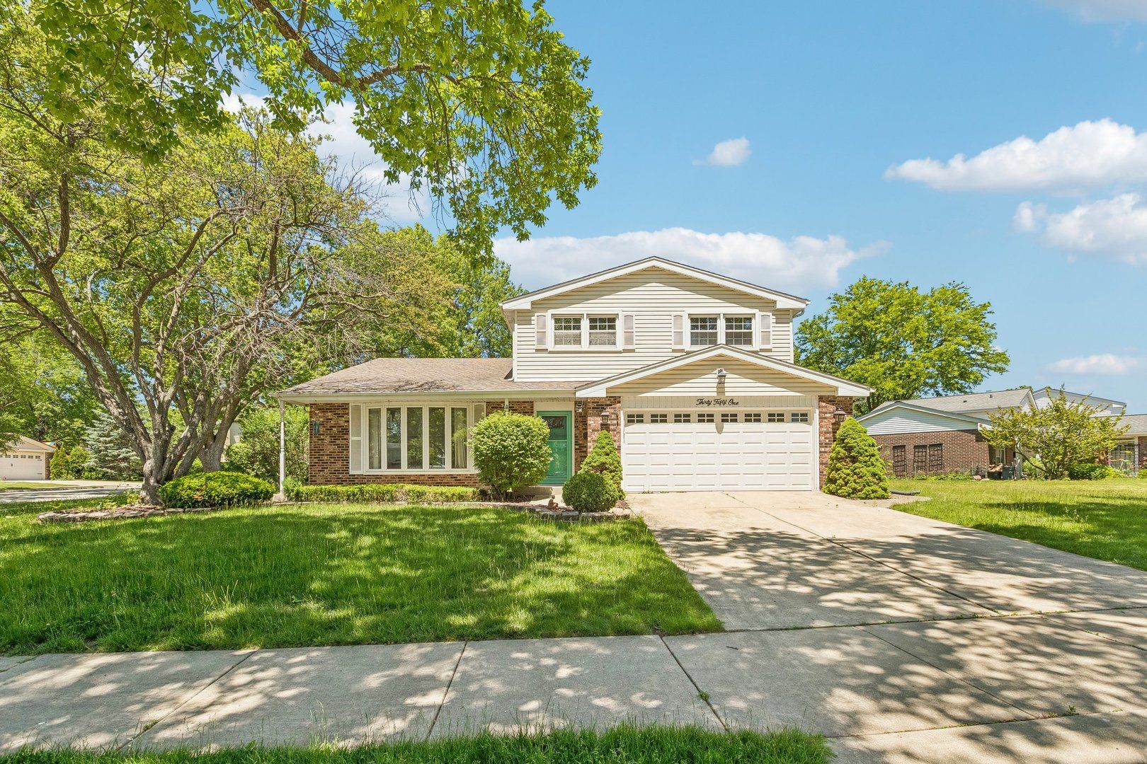 3051 N Huntington Drive — Arlington Heights, IL 60004