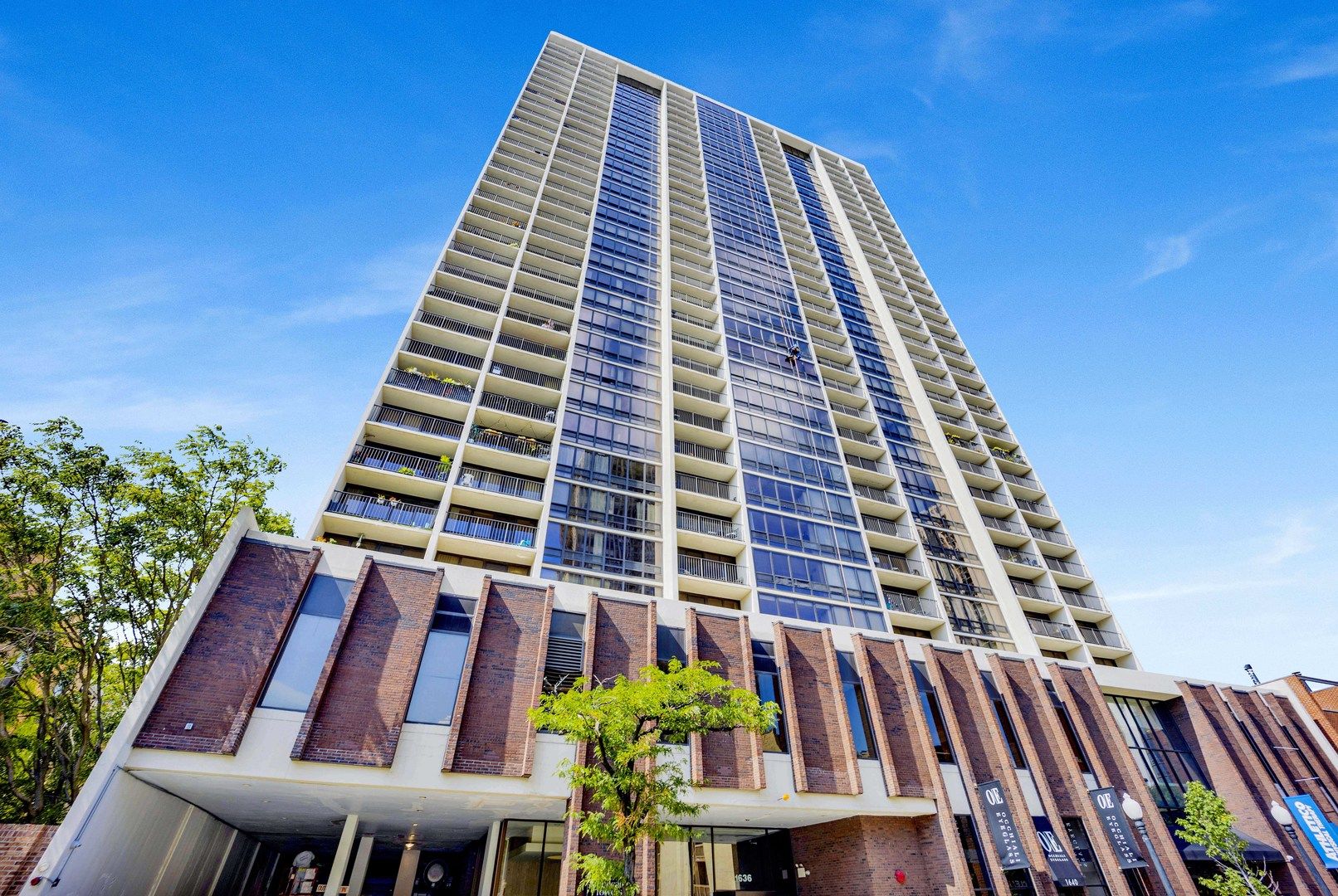 1636 N Wells Street #1605 — Chicago, IL 60614