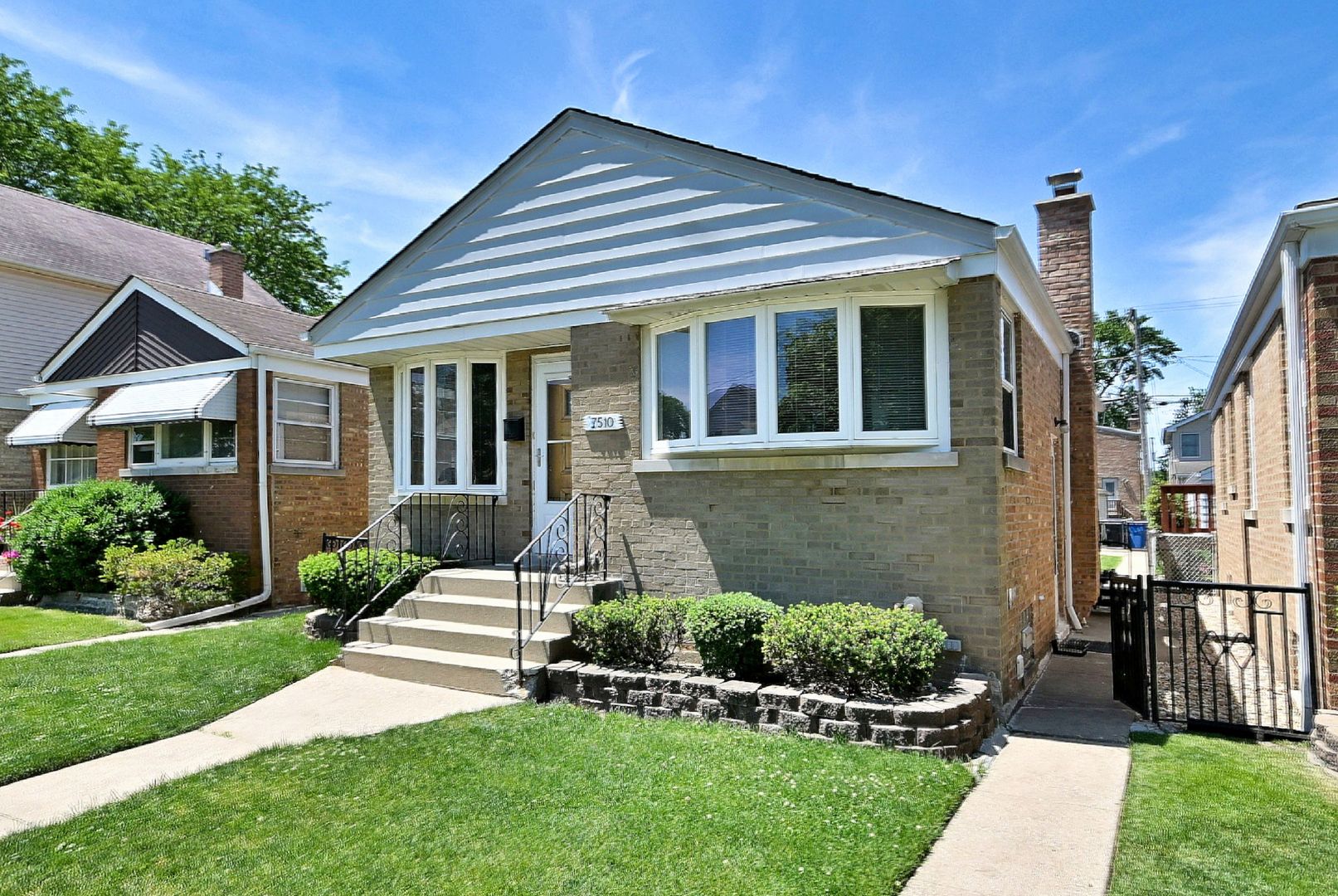 7510 N Oketo Avenue — Chicago, IL 60631