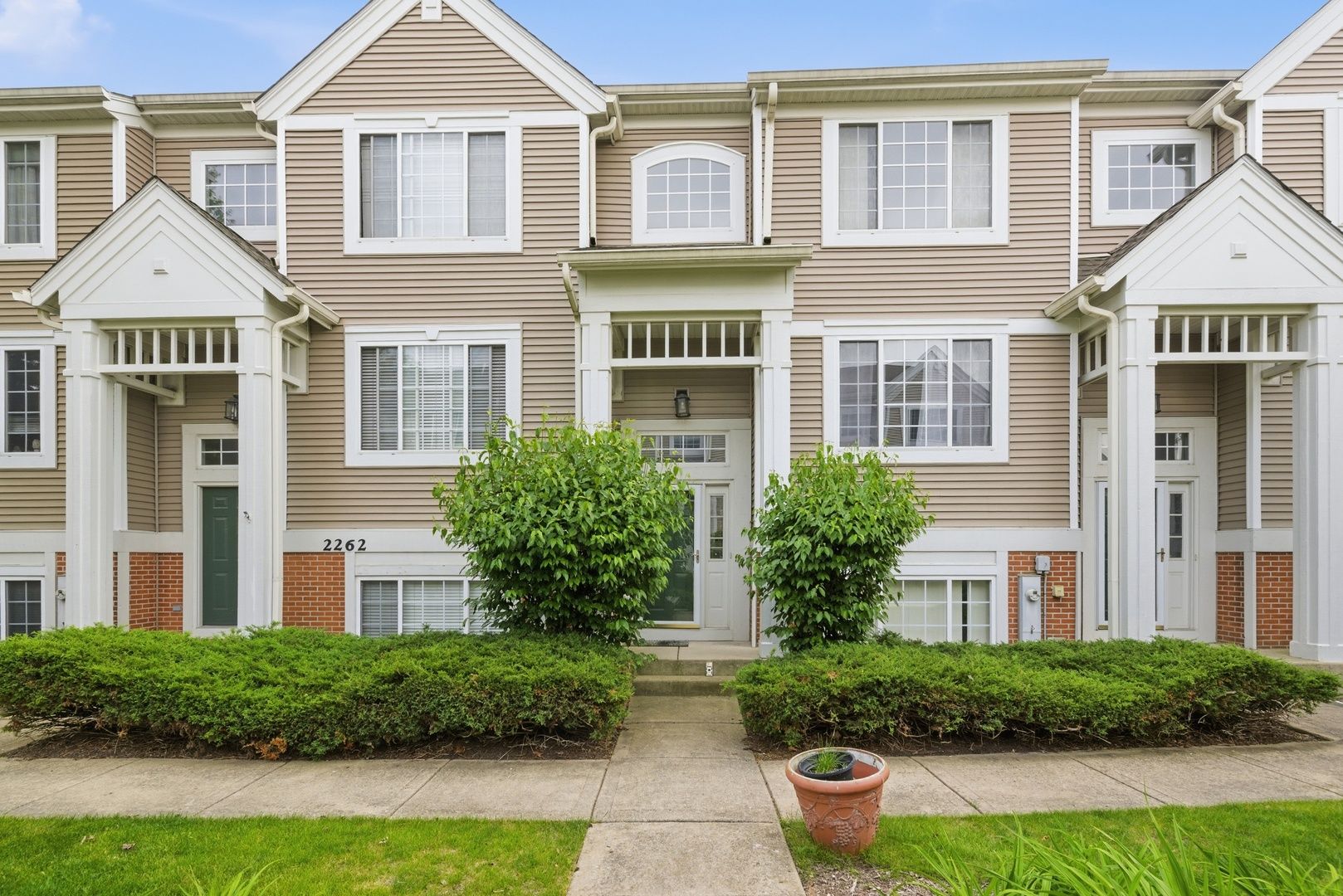 2264 Daybreak Drive — Aurora, IL 60503