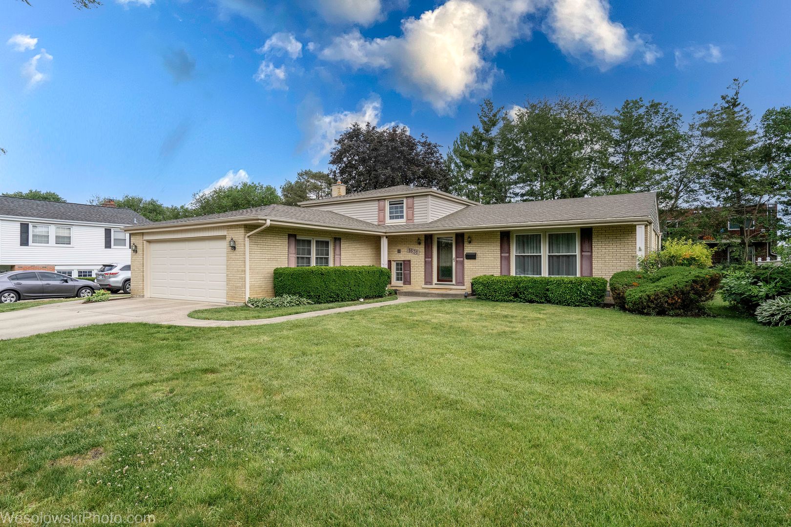 1631 S Surrey Ridge Drive — Arlington Heights, IL 60005
