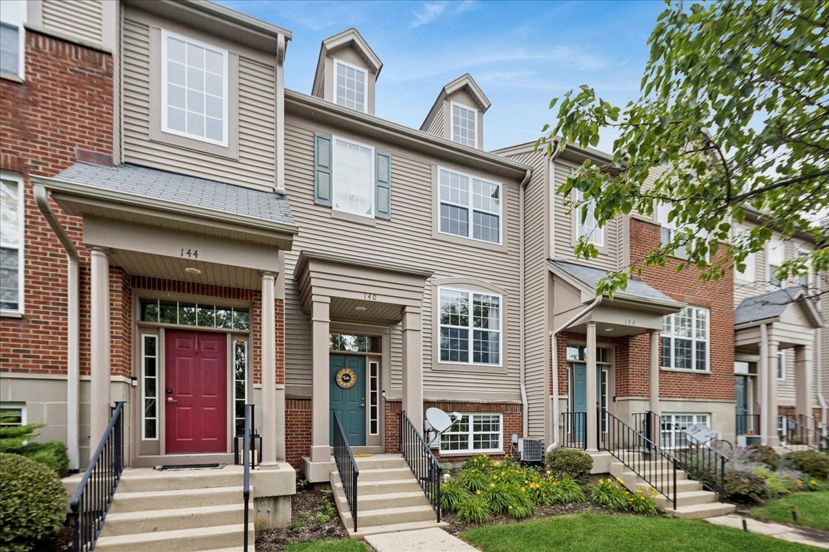 140 Station Park Circle — Grayslake, IL 60030