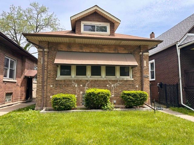 7949 S Manistee Avenue — Chicago, IL 60617