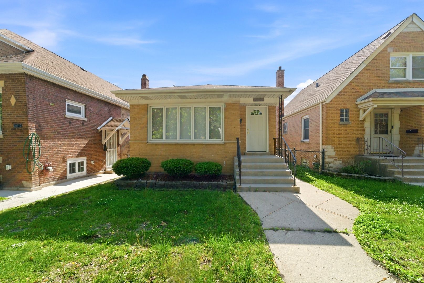 10817 S Avenue G — Chicago, IL 60617