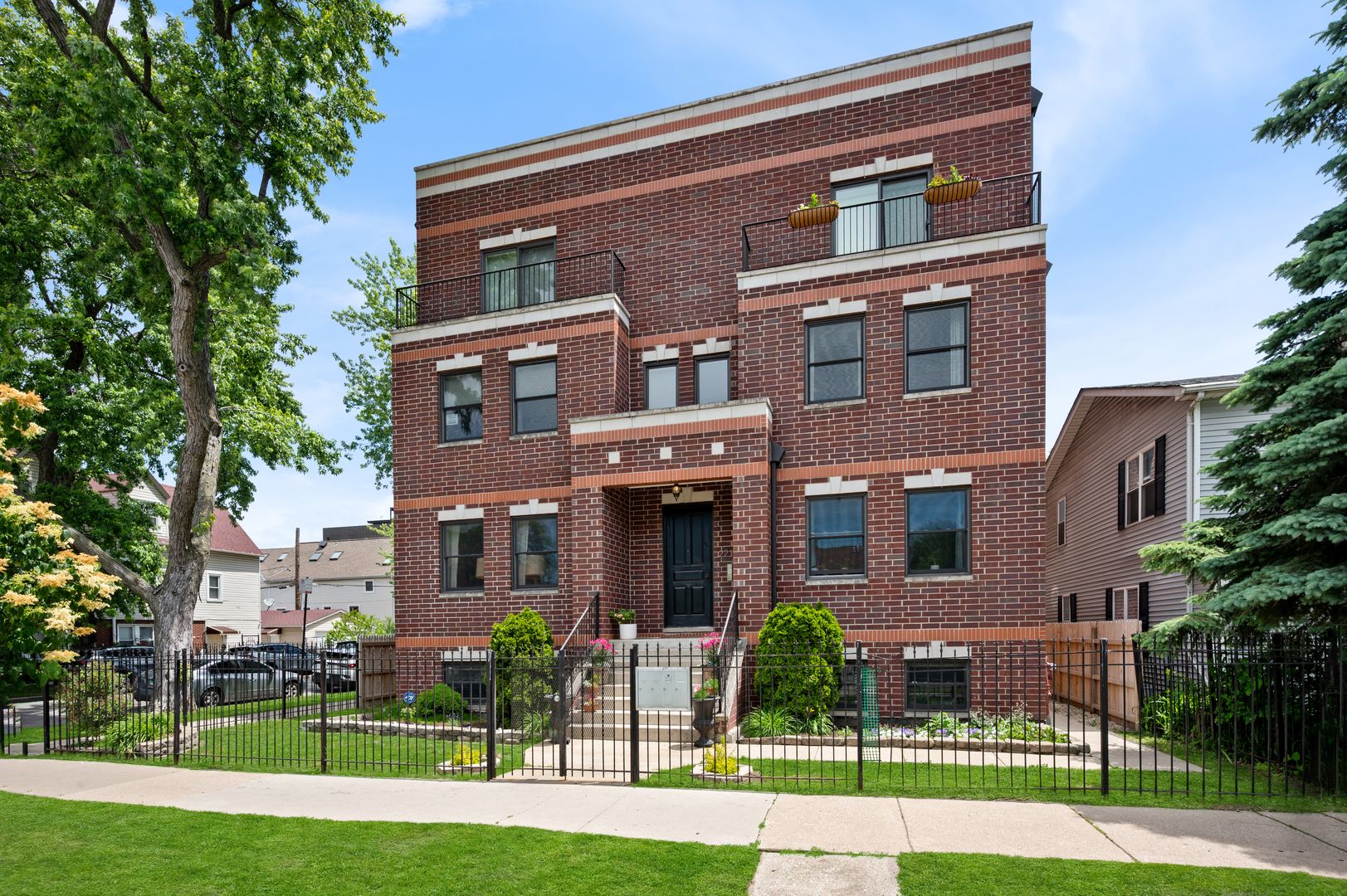 2219 N CAMPBELL Avenue #1N — Chicago, IL 60647