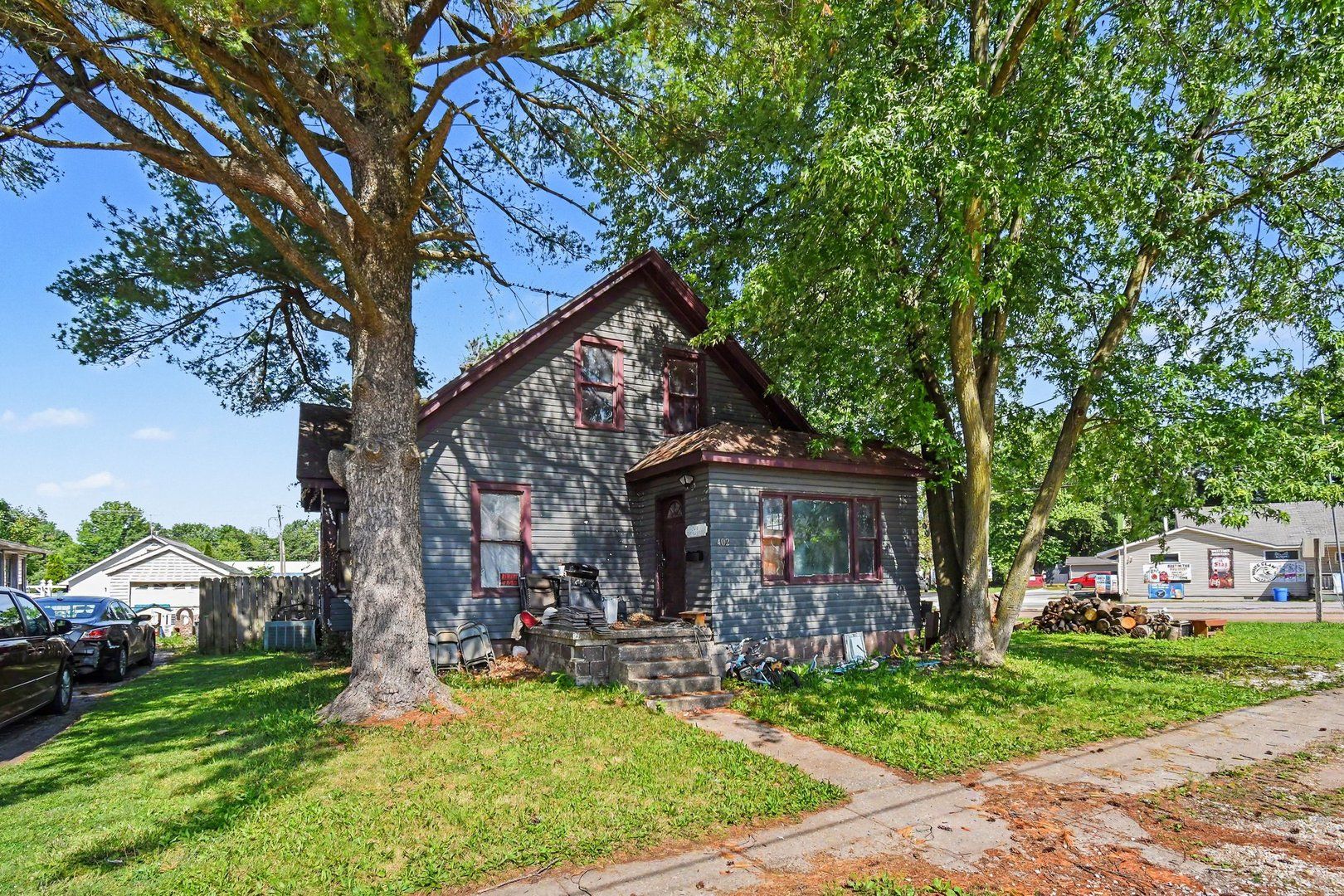 402 S Lafayette Street — Jerseyville, IL 62052