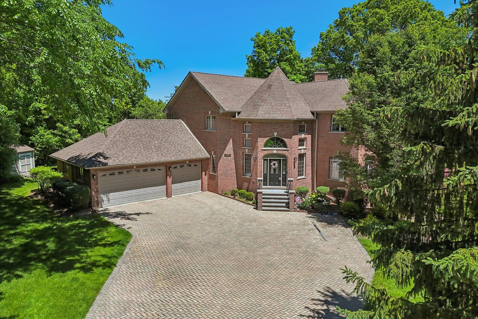 1551 Thorneberry Court — Libertyville, IL 60048