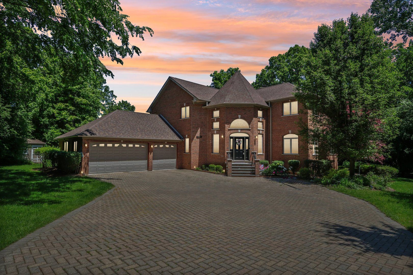 1551 Thorneberry Court — Libertyville, IL 60048