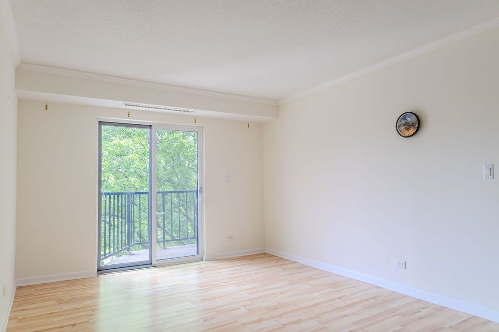 35 S Baybrook Drive #611 — Palatine, IL 60074