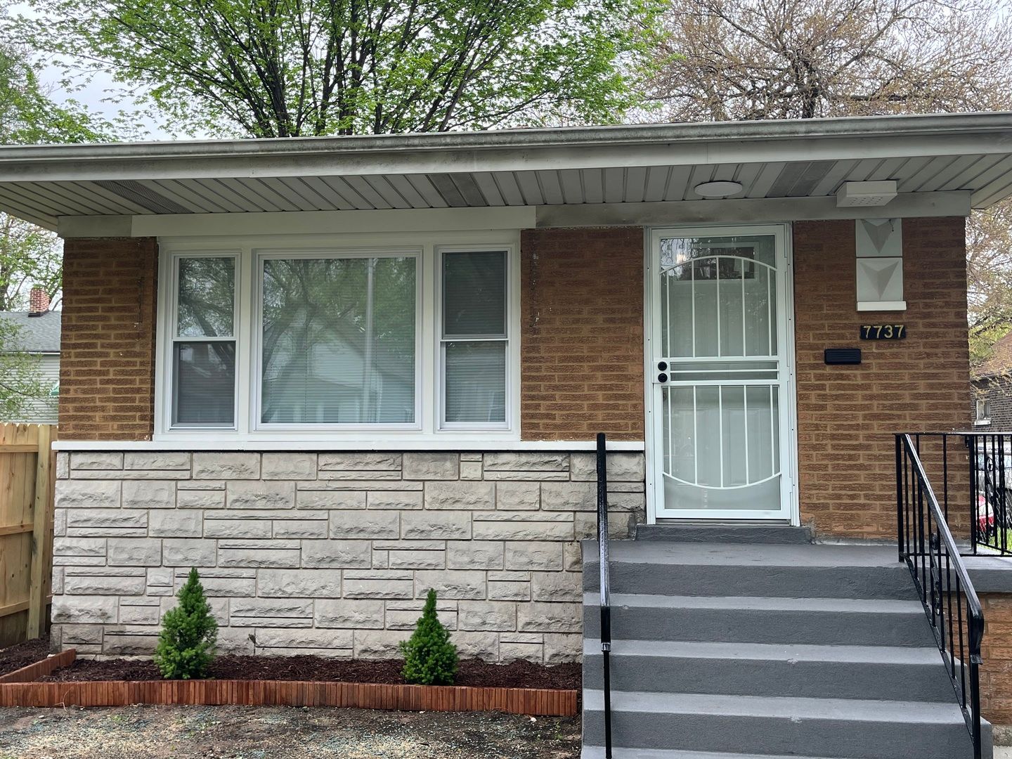 7737 S Champlain Avenue — Chicago, IL 60619