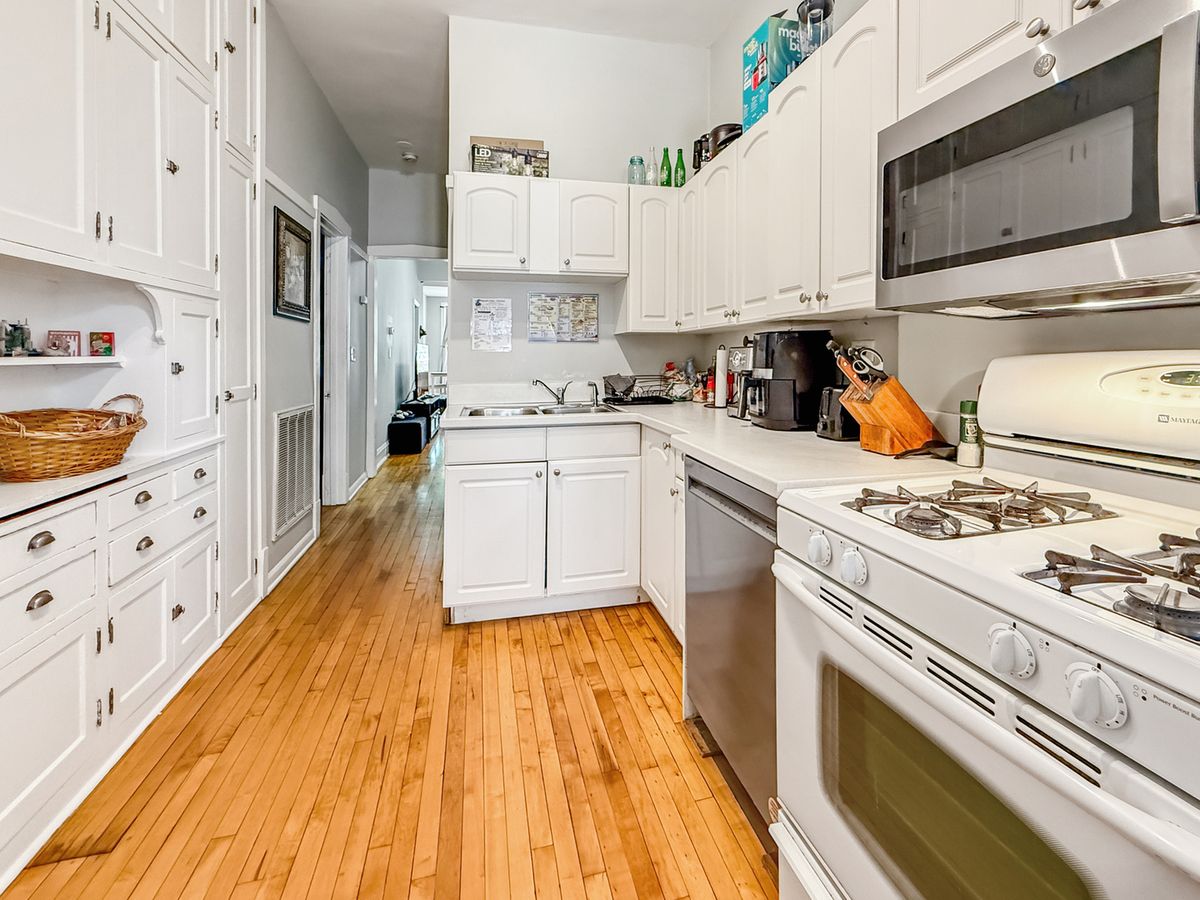 1513 W ADDISON Street, Chicago, IL 60613