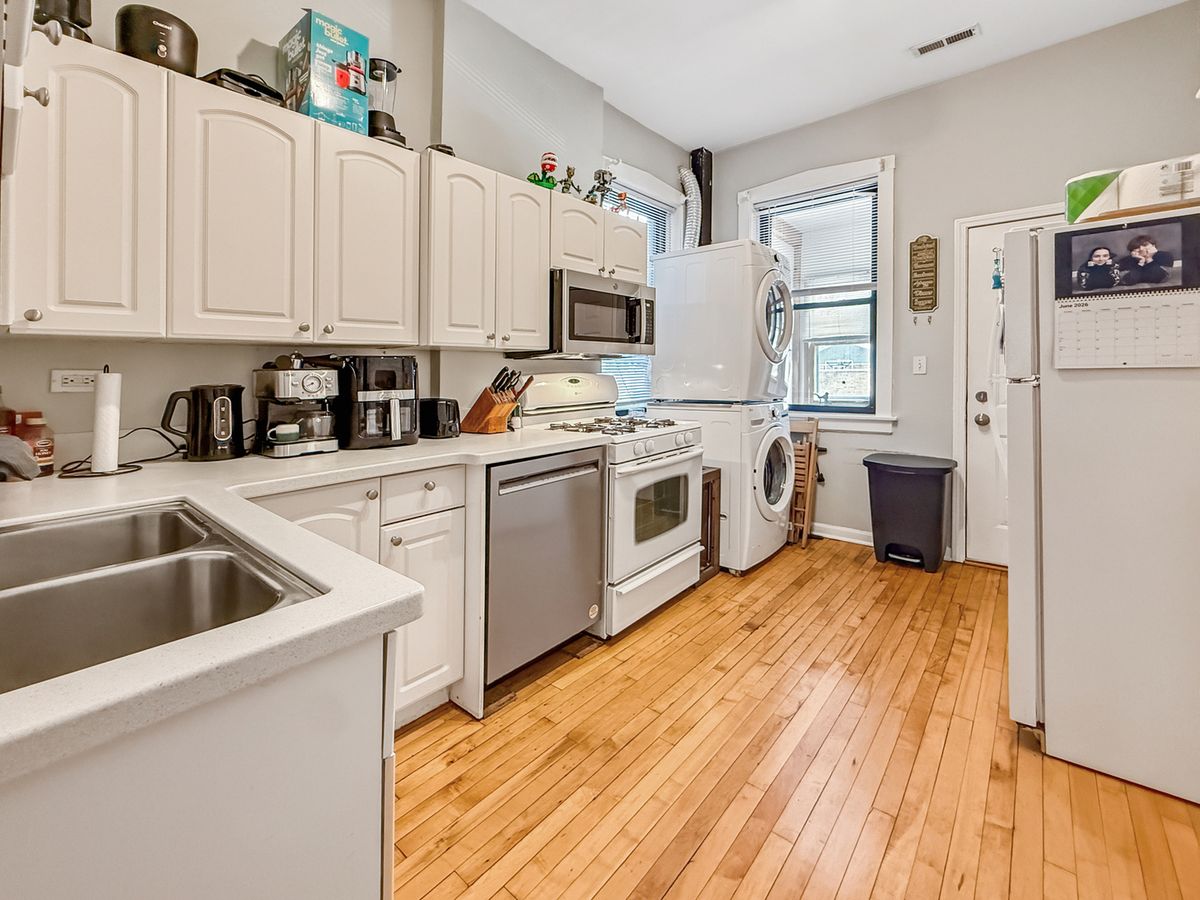 1513 W ADDISON Street, Chicago, IL 60613