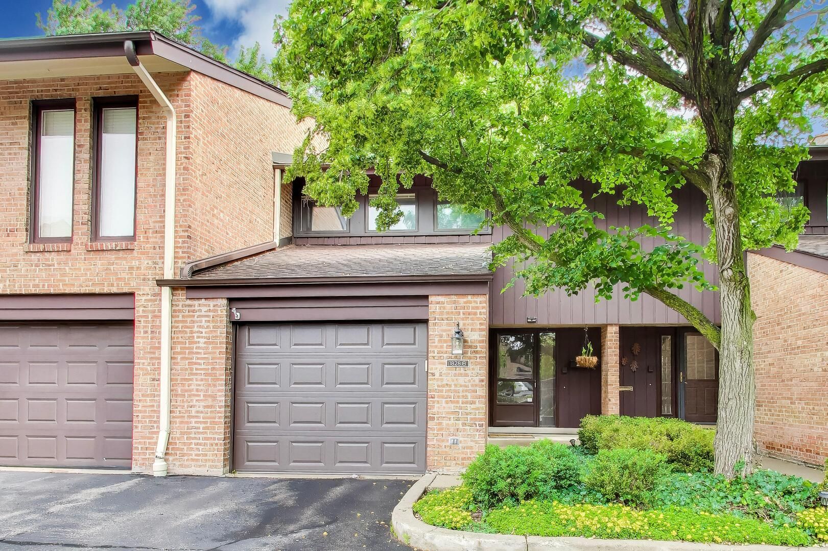 1828 Wildberry Drive #B — Glenview, IL 60025