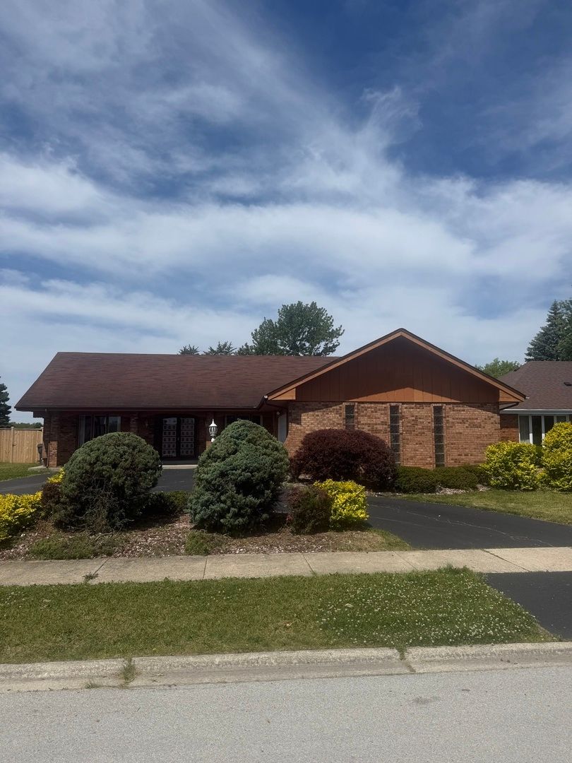 16752 S Luella Avenue S — South Holland, IL 60473