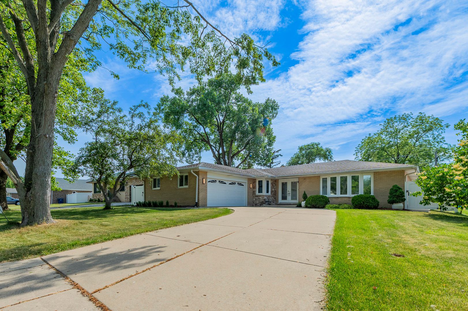 8736 S 80th Court — Hickory Hills, IL 60457