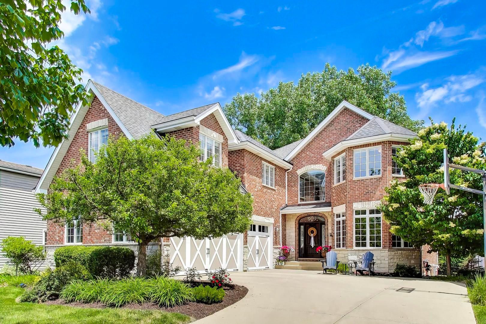 909 S Cambridge Avenue — Elmhurst, IL 60126